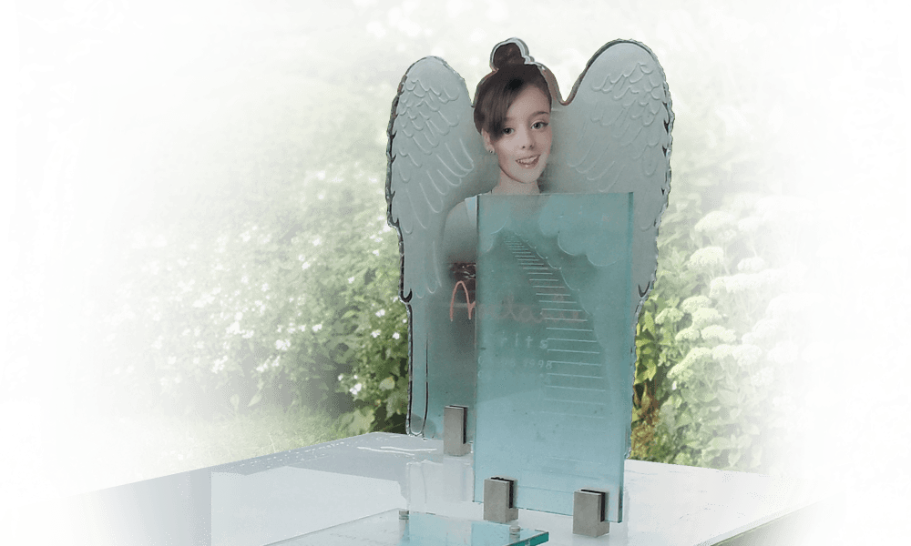 foto in glas op grafsteen engel