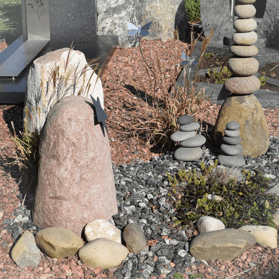 zwerfkei grafmonument stapelstenen rvs ster vlinders