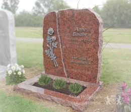 Kort grafmonument gehakt natuursteen