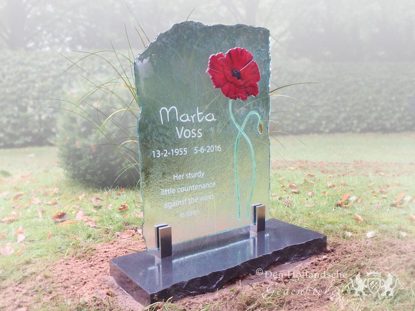 Reis Oriënteren Preek Afbeelding bloem in glas op grafsteen | Den Hollandsche Gedenktekens