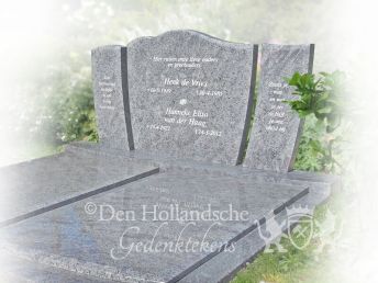 Dubbel grafmonument met driedelige letterplaat