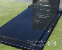 Grafmonument met hartje en roos foto 3