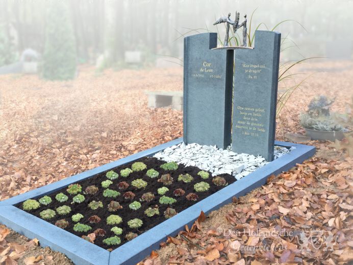 Grafmonument natuursteen met bronzen Engel foto 1