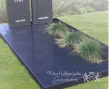 Grafsteen met kruis foto 3