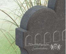 Islamitisch grafmonument met kalligrafie foto 2