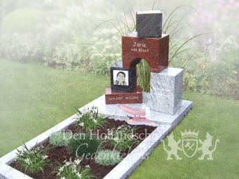Kindermonument blokken natuursteen