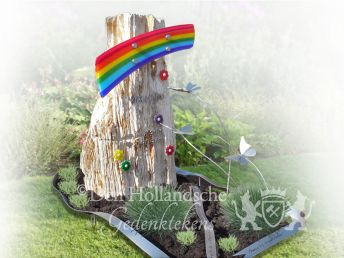 kindermonument-natuurlijk-versteend-hout.jpg