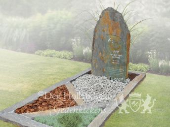 Leistenen grafmonument met roestbruine tinten