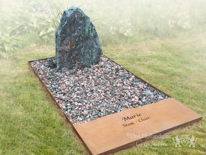 Natuurlijk grafmonument met cortenstaal omranding foto 1