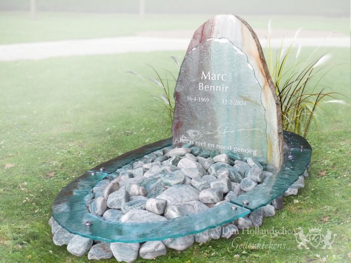 Natuurlijk grafmonument met gesmolten glas foto 1