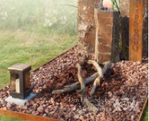 Natuurlijk grafmonument met zuilen foto 5