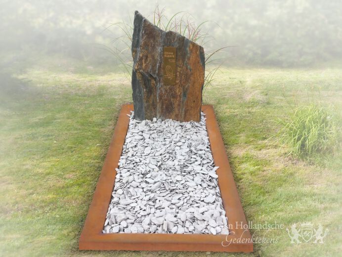 Natuurlijk grafmonument foto 1