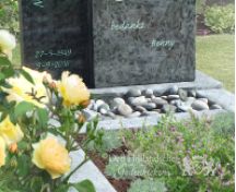 Natuursteen grafmonument met de hemelpoort foto 3