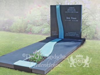 Rechthoekig grafmonument met rivier