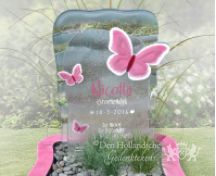 Speels grafmonument met roze vlinders foto 2