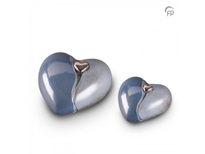 Keramische blauwe hart urnen met magnetisch afneembaar hartje foto 1