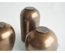 PELION – handgemaakte urn in koperkleurig metallic keramiek foto 1