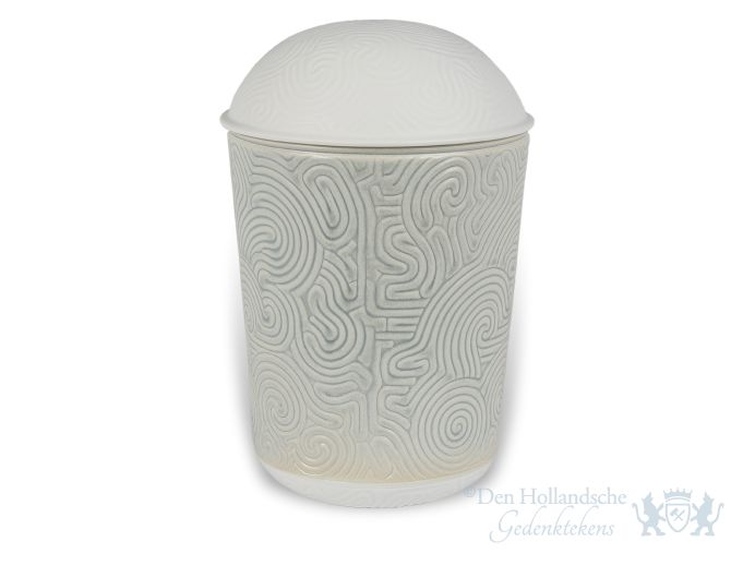 Witte porseleinen urn met reliëf foto 1