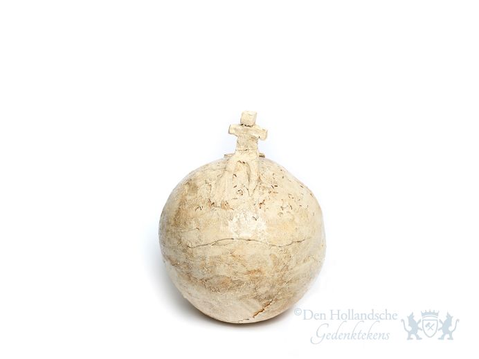 Witte urn van keramiek rond foto 1