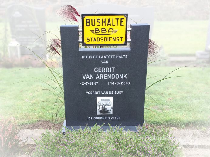 Urnenmonument bushalte foto 1