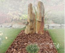 Versteend hout zuilen grafmonument foto 2