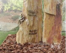 Versteend hout zuilen grafmonument foto 3